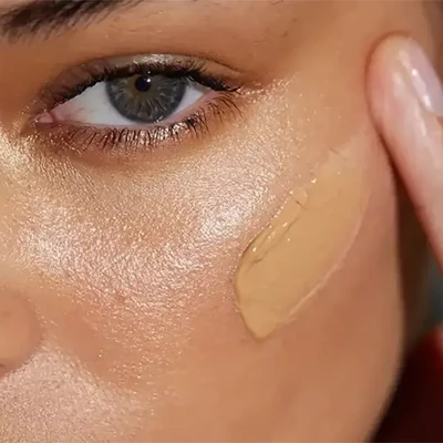 یک بار برای همیشه: ضد آفتاب رنگی بهتر است یا بی‌رنگ؟